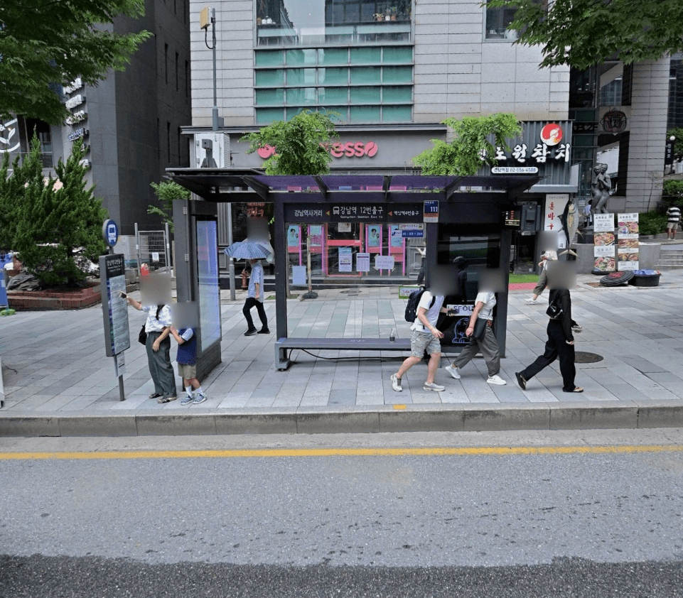 강남역12번출구 강남역12번출구 옥외광고 사진