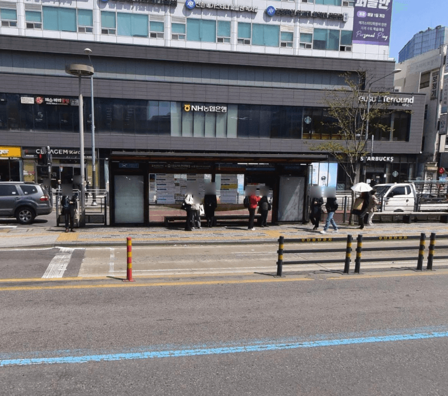 신촌오거리현대백화점 신촌오거리현대백화점 옥외광고 사진