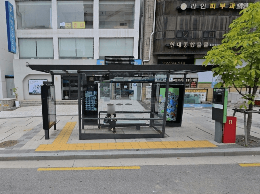 논현역5번출구 논현역5번출구 옥외광고 사진